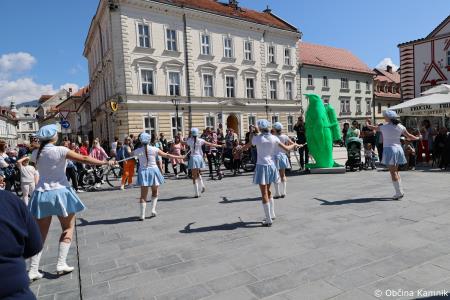 Mednarodna revija starodobnikov v Kamnik privabila ljubitelje klasičnih vozil (64)